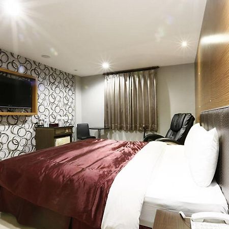 Hua Xiang Motel - Arena Kaohsiung Exteriör bild