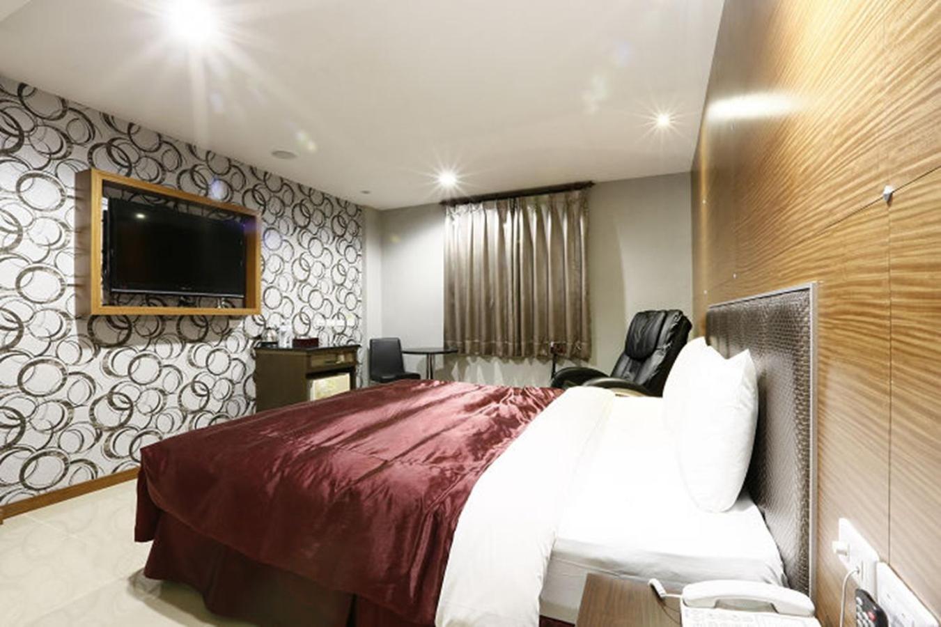 Hua Xiang Motel - Arena Kaohsiung Exteriör bild
