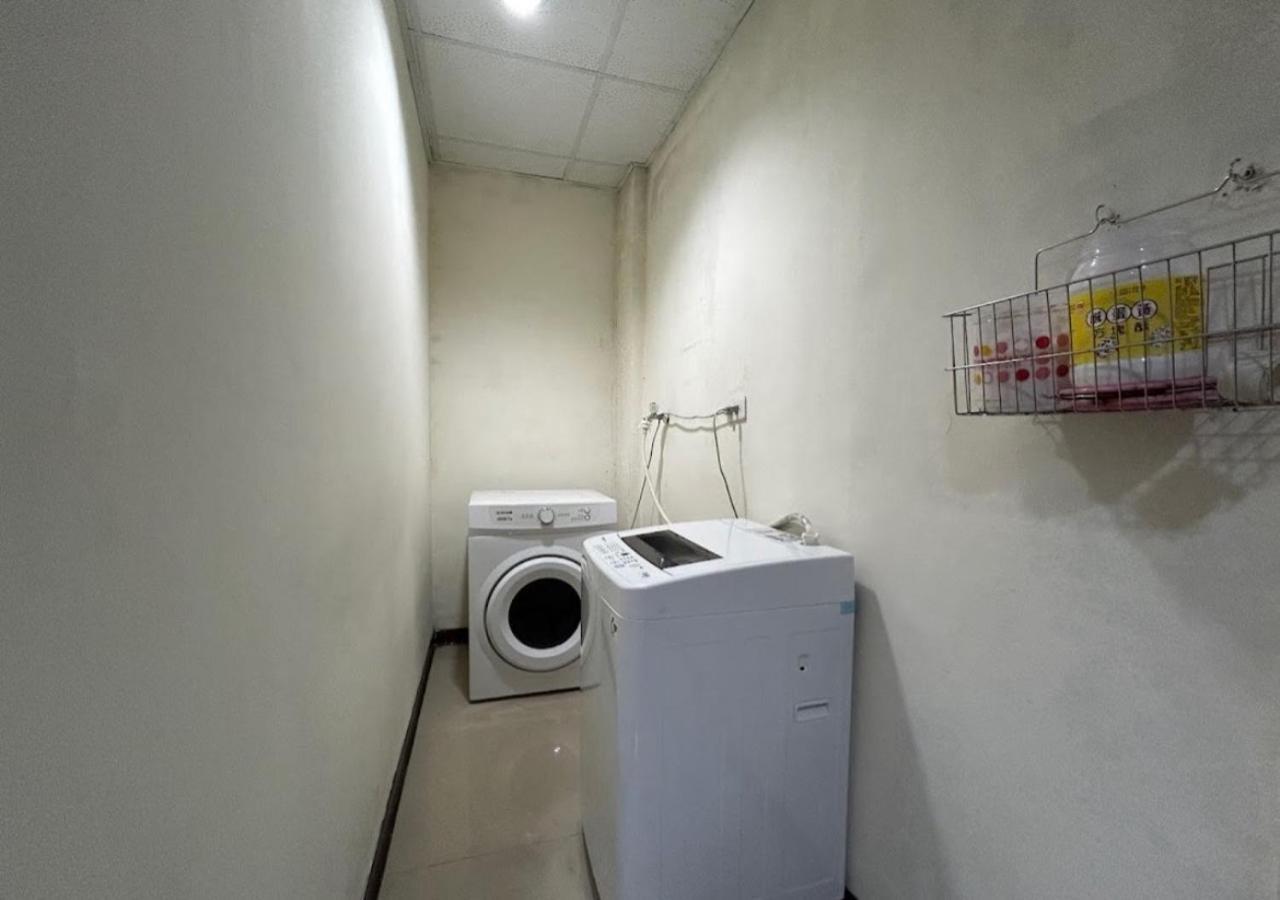Hua Xiang Motel - Arena Kaohsiung Exteriör bild