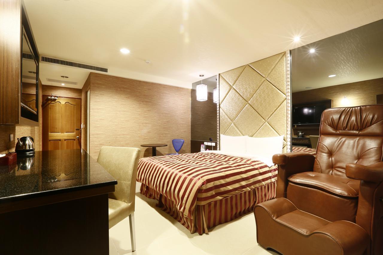 Hua Xiang Motel - Arena Kaohsiung Exteriör bild