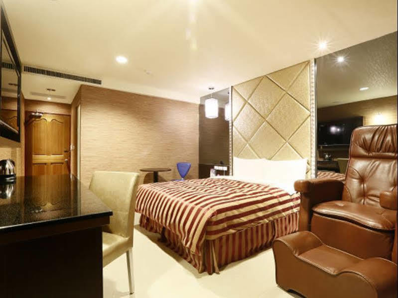 Hua Xiang Motel - Arena Kaohsiung Exteriör bild